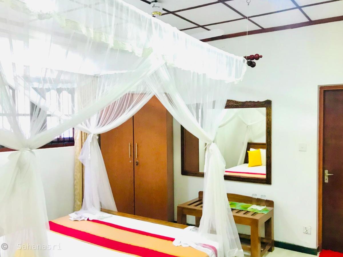 Sahana Sri Villa ベントータ エクステリア 写真