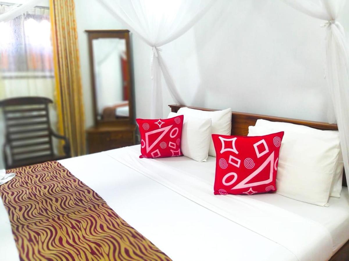 Sahana Sri Villa ベントータ エクステリア 写真